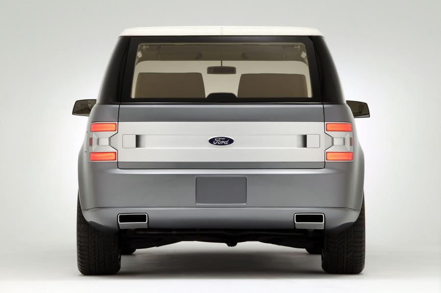  Ford Fairlane Concept 2005 года  (фото 34 из 52)